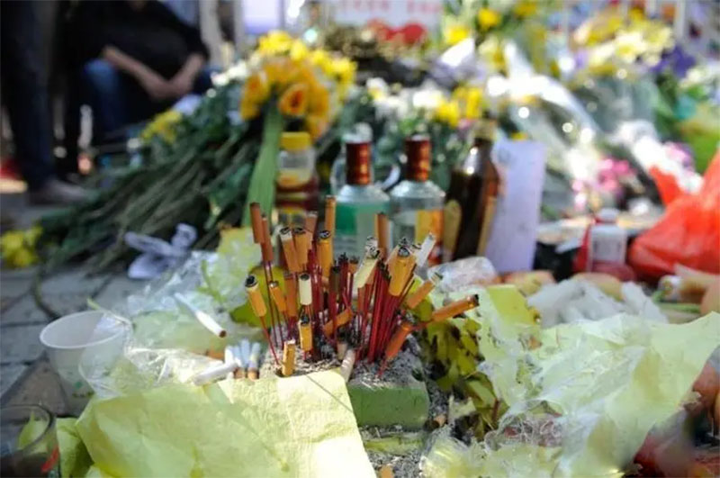 为什么不能摸死人的手，摸了死人手怎么办