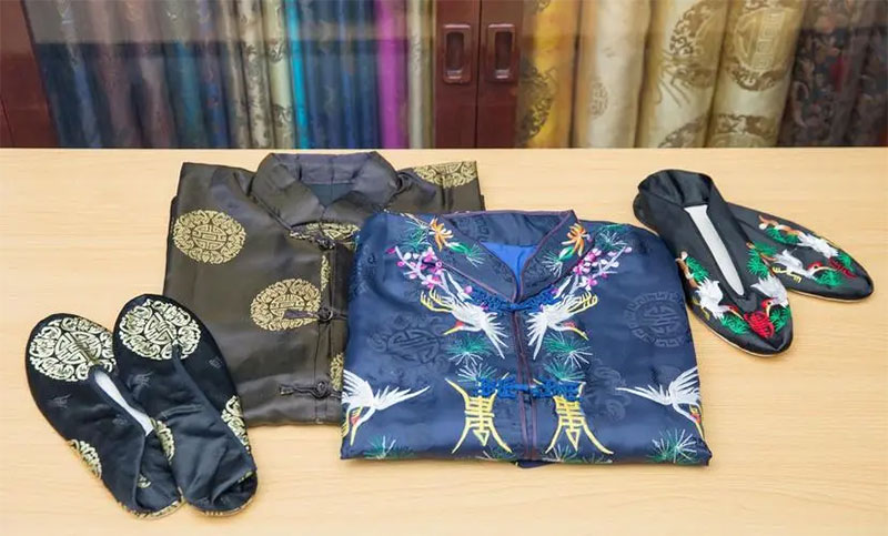 老人去世后怎么穿寿衣？ 老人死后为什么要穿寿衣