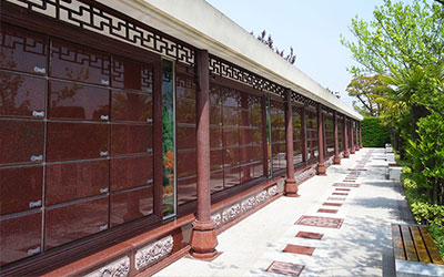 壁葬好还是墓地好