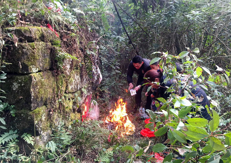 千万不要让孙子去上坟,上坟注意事项 千万不要让孙子去上坟,上坟注意事项