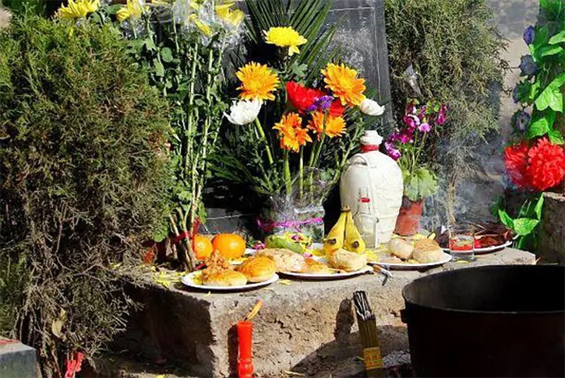 上坟三不带，后代福气来