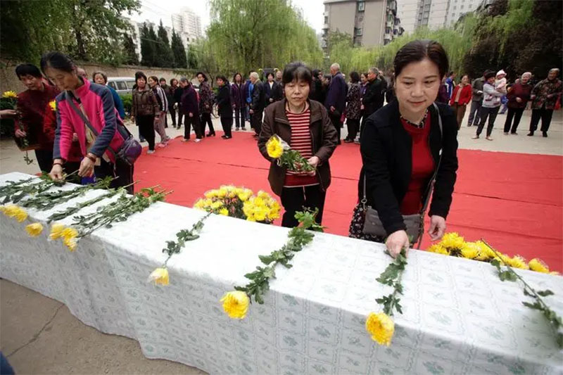 死者的忌日可以提前去吗?死者的忌日有什么讲究? 死者的忌日可以提前去吗?死者的忌日有什么讲究?