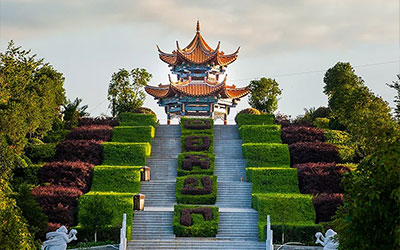 云南灵山胜境陵园的环境怎么样？服务怎么样？