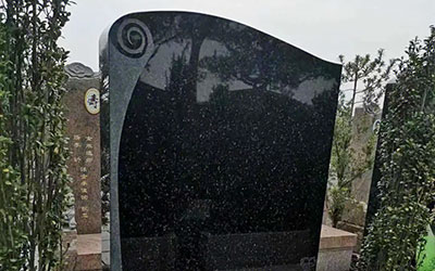 在对坟墓立碑时有哪些忌讳