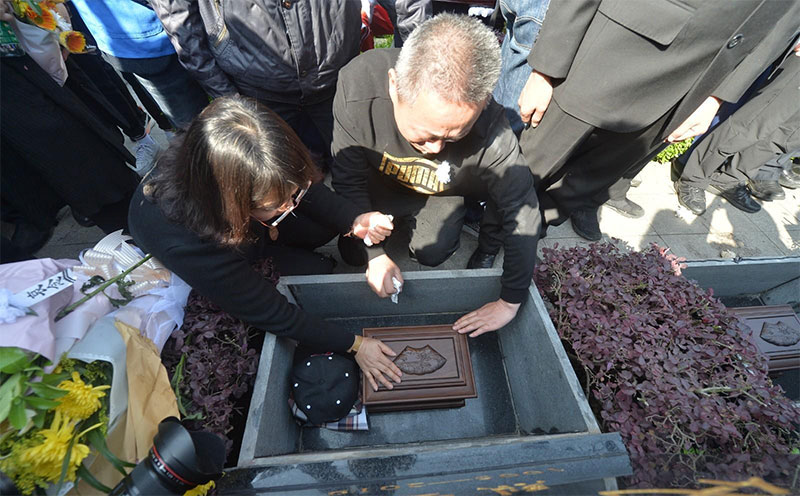 安葬的流程有哪些?安葬时需要注意哪些具体的事项? 安葬的流程有哪些?安葬时需要注意哪些具体的事项?