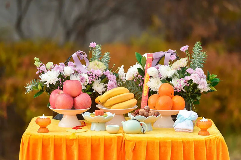 昆明公墓里面的贡品一般需要放哪些东西