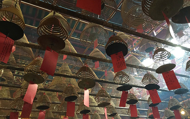 公墓信息网揭秘坟前庙后这样的宝地风水好吗？