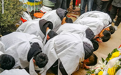 奇怪的中国丧葬礼仪