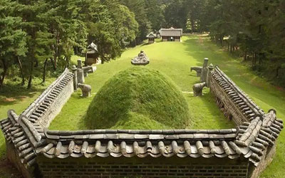 探寻古代文化中的墓地风水传统