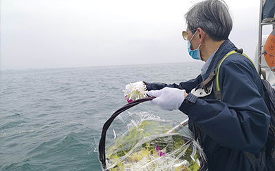 骨灰撒海，让逝者回归自然