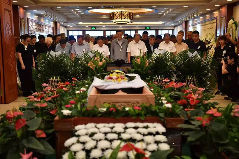 开追悼会有哪些程序 开追悼会有哪些程序