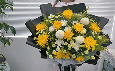 扫墓时为何用鲜花祭祀呢？