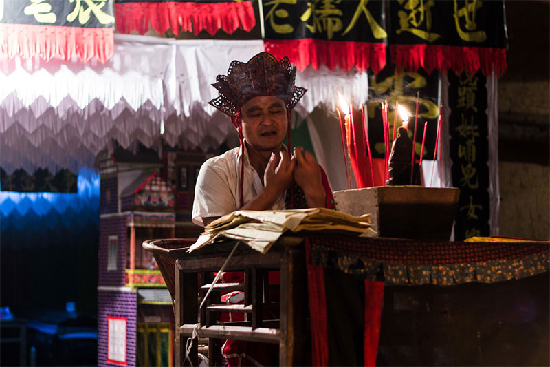 逝者安葬后如何做法事 逝者安葬后如何做法事