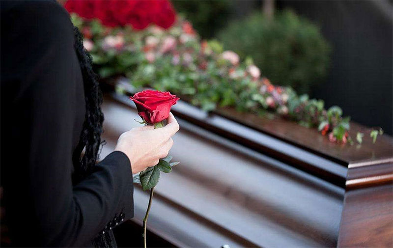 参加葬礼不能穿什么鞋 参加葬礼不能穿什么鞋