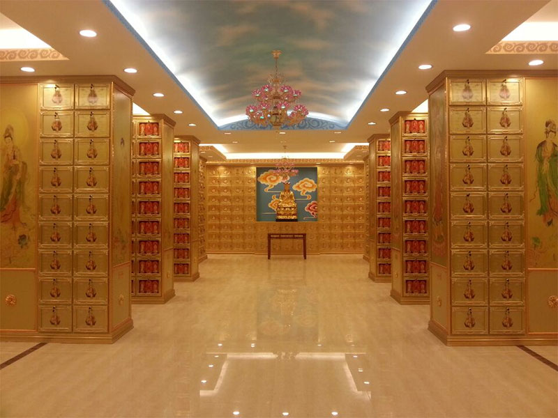 骨灰放骨灰堂好还是放墓地好?骨灰寄存为啥三年不许下葬 骨灰放骨灰堂好还是放墓地好?骨灰寄存为啥三年不许下葬