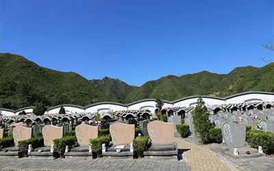 云南公墓中的活人墓和死人墓有什么不同？都有什么讲究？