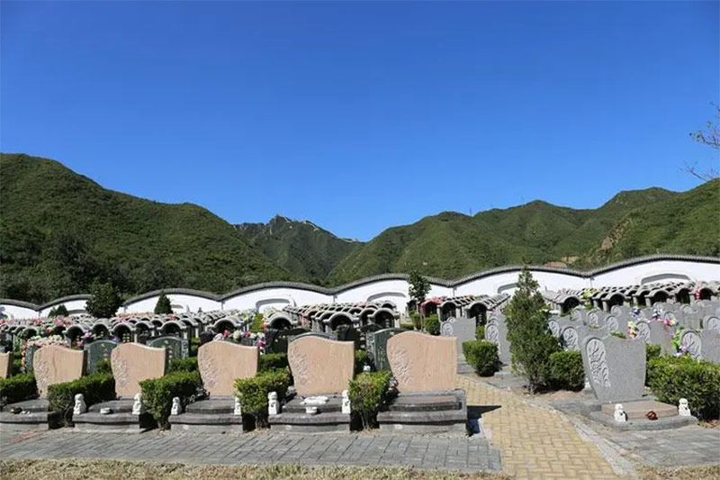 云南公墓中的活人墓和死人墓有什么不同？都有什么讲究？