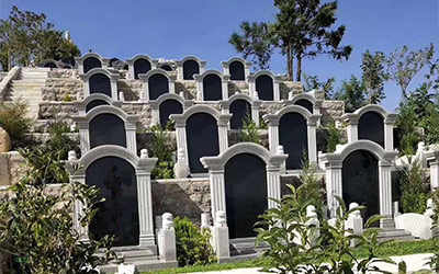 昆明墓地的价格由哪些因素决定？