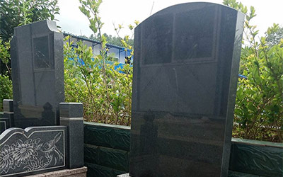 昆明墓地在墓碑的书写有哪些事项需要注意？