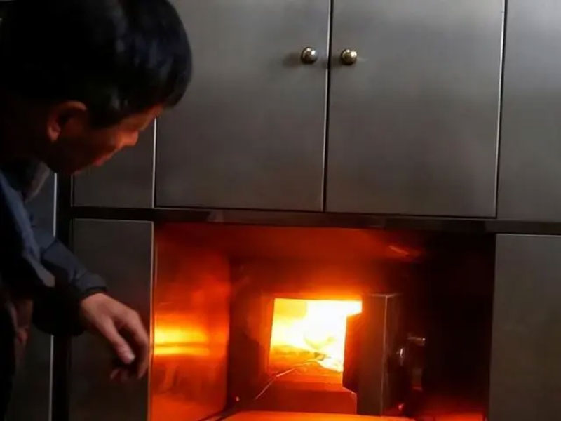 火葬场什么遗体都敢烧吗?火葬场员工:给再多钱也不敢烧1种遗体 火葬场什么遗体都敢烧吗?火葬场员工:给再多钱也不敢烧1种遗体