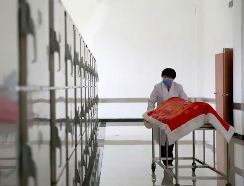 在火葬场工作的女性如何嫁人?似乎只有这三种办法,一般人不敢娶 在火葬场工作的女性如何嫁人?似乎只有这三种办法,一般人不敢娶