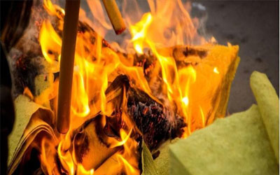 公墓信息网告诉您祭祀时为什么要烧纸钱