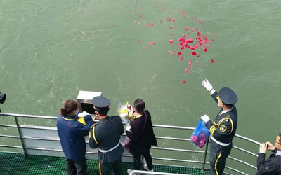 海撒后骨灰盒怎样处理