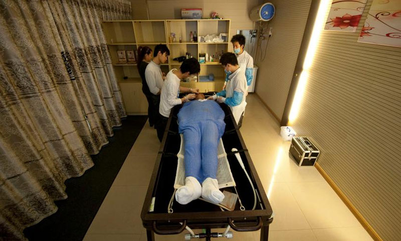 给逝者穿衣上的重点是什么 给逝者穿衣上的重点是什么