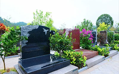 昆明公墓的价格构成和影响因素是什么？