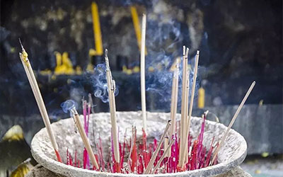 烧香的恰当方式是什么