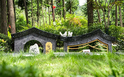 昆明选择墓地有什么讲究？昆明4月适合选墓吗？