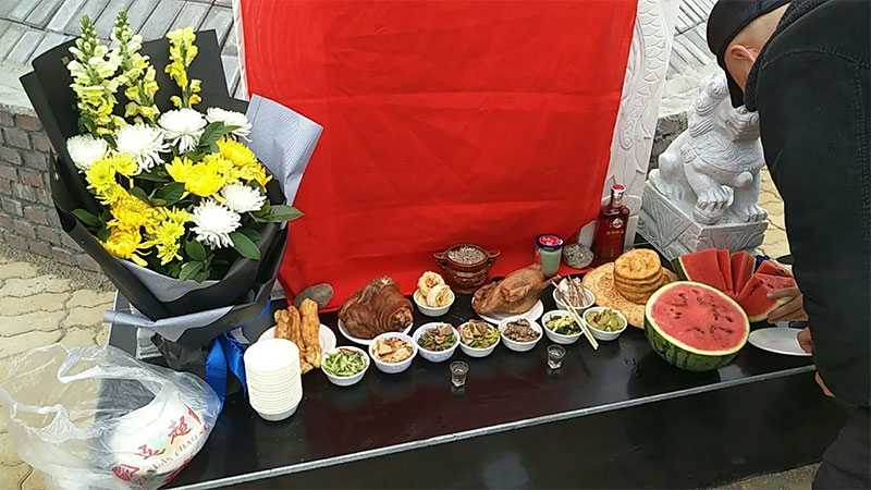 在墓前的供品要注意什么事项 在墓前的供品要注意什么事项