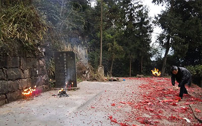 去墓地烧几根香有什么意义？