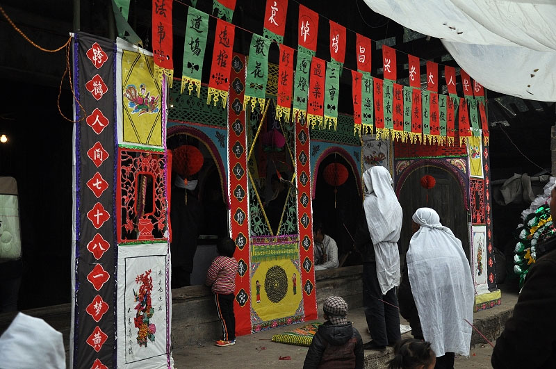 那些的真实农村丧葬风俗!看看你知道几个 那些的真实农村丧葬风俗!看看你知道几个