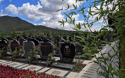 公墓陵园：宁静的安息之所与情感寄托之地