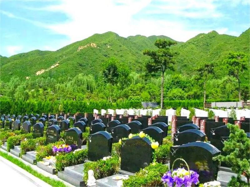 昆明双人墓地价格是多少？昆明双人墓地跟单人墓地价格一样吗？