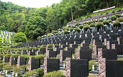 新坟几年对后人起作用？葬后二天算雨淋新坟吗？