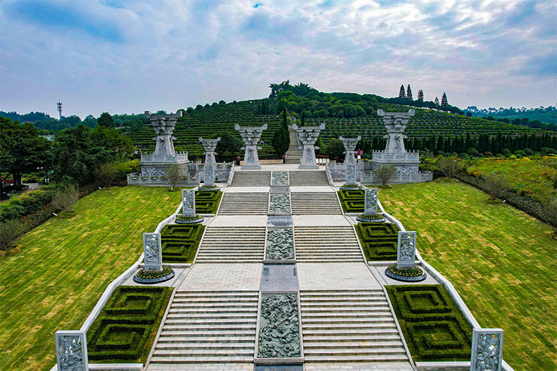 山地墓地如何挑选旺后辈