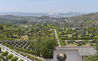 坟墓风水布局特点主要要看什么