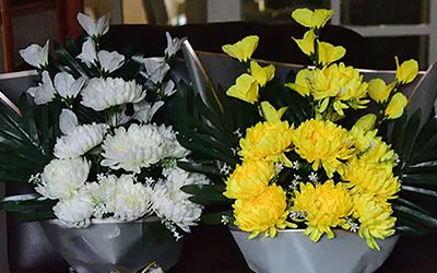 去墓地买什么鲜花？