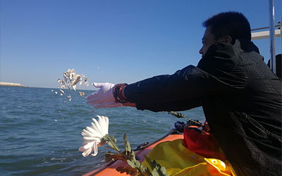 骨灰撒海需要批准吗？要怎么办理？