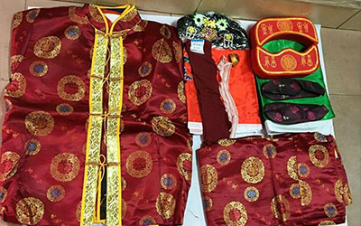 买寿衣要几个人去买？