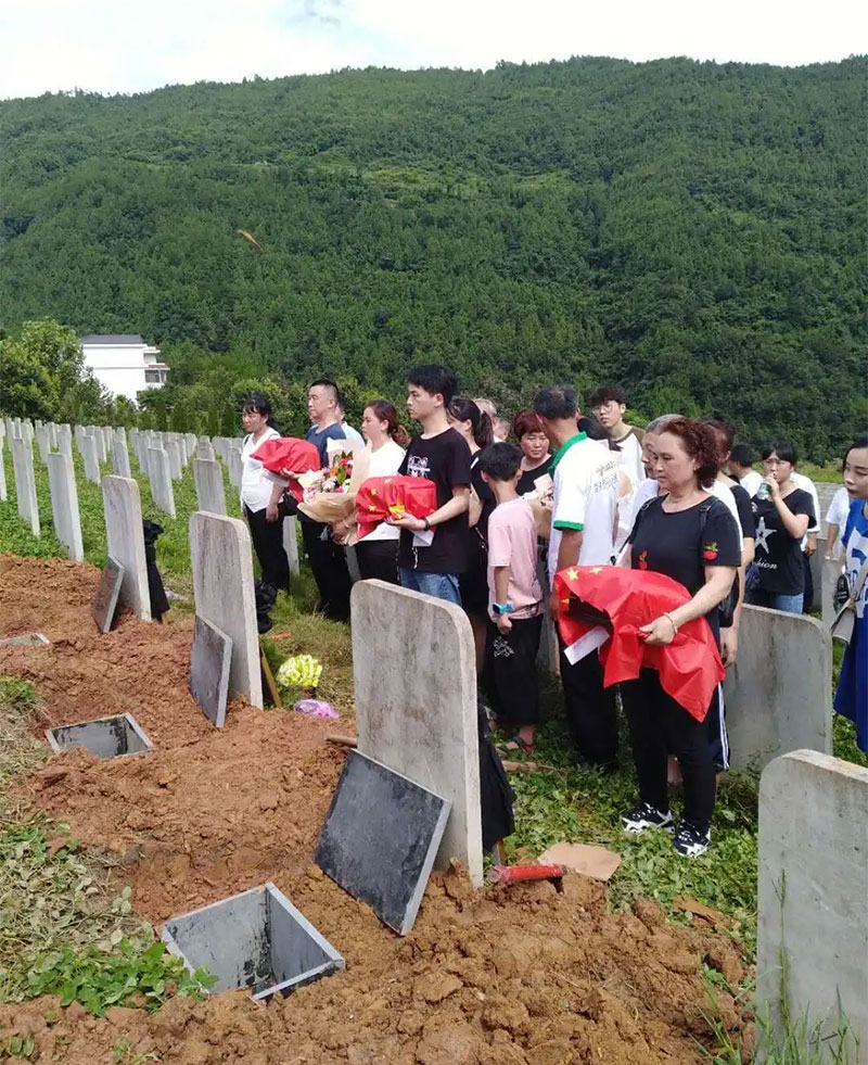 迁坟时必须去的人都有哪些