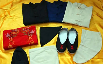 老人寿衣全套款式有哪些呢？如何为老人准备寿衣？