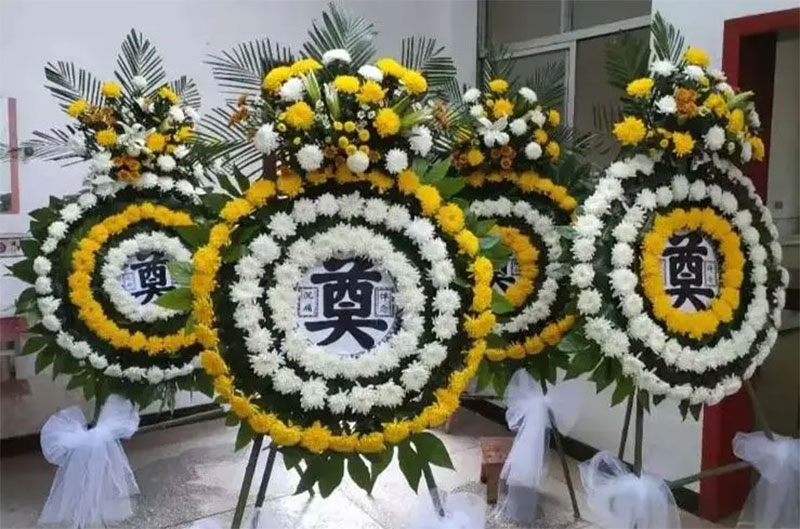 送花圈有什么讲究？买花圈有什么讲究？送花圈有什么禁忌？