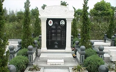 墓碑上刻字有什么讲究？