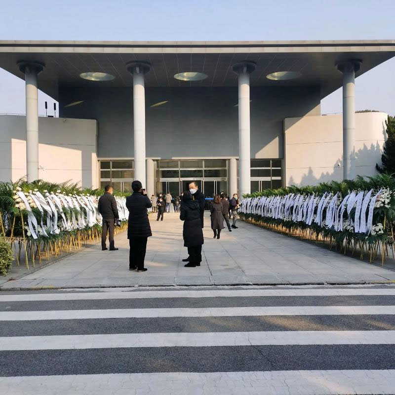 参加葬礼注意事项有哪些？参加追悼会的注意事项有哪些？