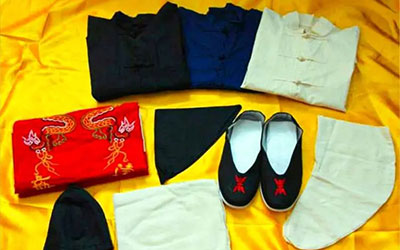 寿衣能提前购买放在家里吗？年纪大的老年人能提前购买寿衣吗？