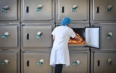 老人去世遗体在殡仪馆冷冻一天多少钱？