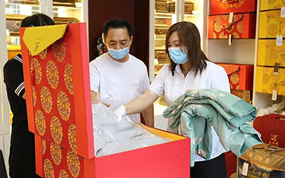 给老人买寿衣忌讳有哪些？现在都流行什么寿衣？